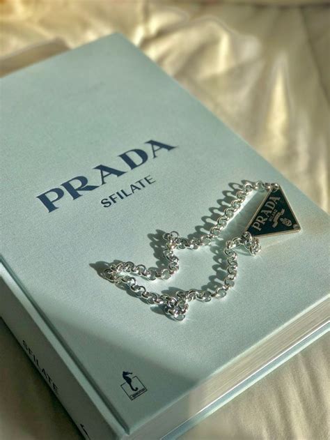 prada ободок|prada catwalk aesthetic.